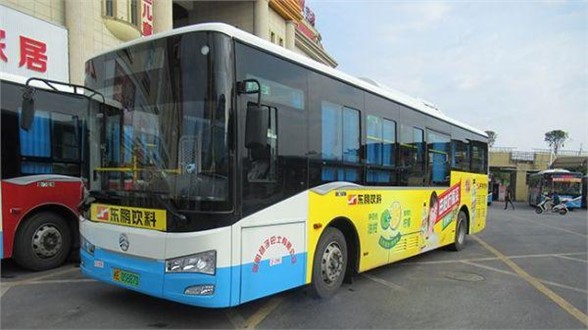 公交車身及車內(nèi)廣告火爆招租，滿城跑的廣告靜待與您攜手共贏